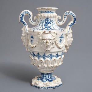 A Spanish blue and white two-handled vase with applied design and dedication, dated 1801 — photo 3