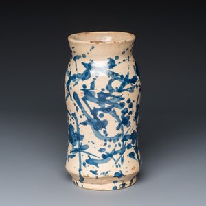 A Spanish blue-splashed white-ground albarello — 照片 1
