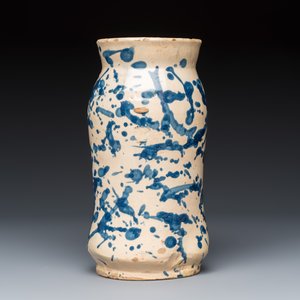 A Spanish blue-splashed white-ground albarello — 照片 4