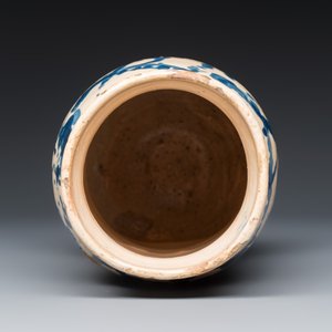 A Spanish blue-splashed white-ground albarello — 照片 6