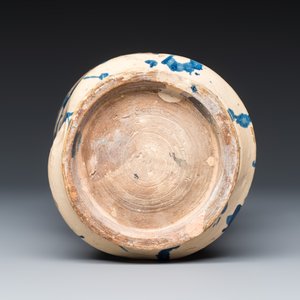 A Spanish blue-splashed white-ground albarello — 照片 7