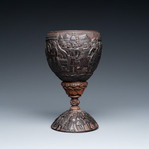 A Spanish colonial carved corozo and coconut marriage cup, probably Cuzco, Peru, 17th C. — 照片 3
