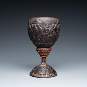 A Spanish colonial carved corozo and coconut marriage cup, probably Cuzco, Peru, 17th C. — 照片 4
