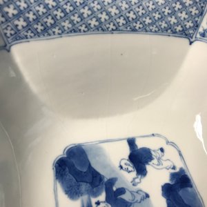 A square Chinese blue and white bowl, Chenghua mark, Kangxi — 照片 16