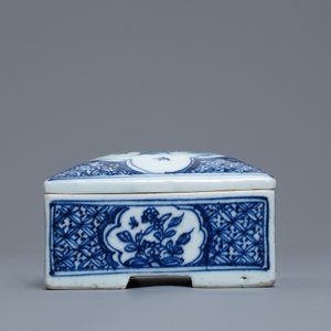 A square Chinese blue and white box and cover, Ming — 照片 5