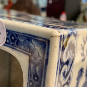 A square Chinese blue and white 'dragon' jardinière, 19th C. — photo 14