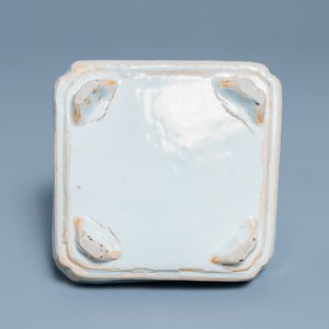 A square Chinese blue and white ko-sometsuke bowl on four feet for the Japanese market, Tianqi/Chongzhen — photo 2