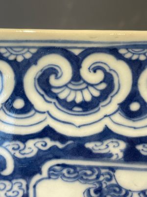 A square Chinese blue and white 'three rams' jardiniere, 19th C. — 照片 26
