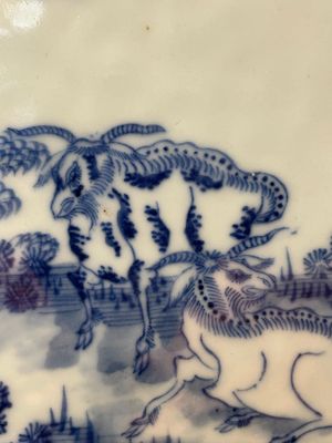 A square Chinese blue and white 'three rams' jardiniere, 19th C. — 照片 4