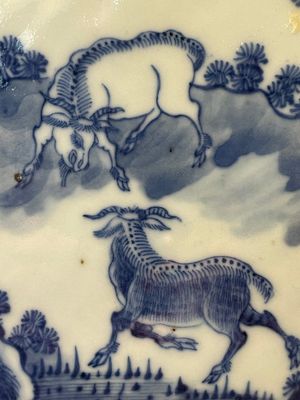 A square Chinese blue and white 'three rams' jardiniere, 19th C. — 照片 6