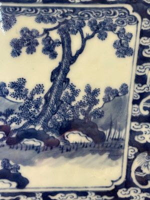 A square Chinese blue and white 'three rams' jardiniere, 19th C. — 照片 7