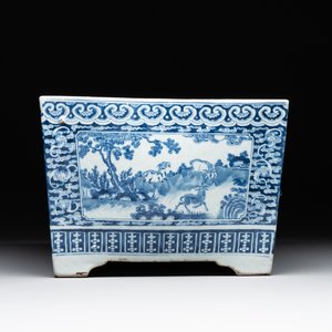 A square Chinese blue and white 'three rams' jardiniere, 19th C. — 照片 1