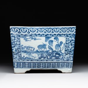 A square Chinese blue and white 'three rams' jardiniere, 19th C. — 照片 2