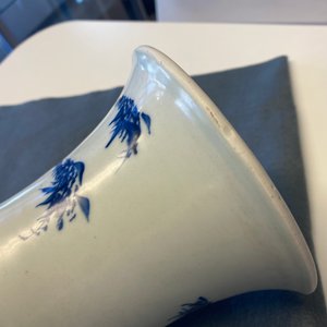 A square Chinese blue and white vase, Kangxi mark and of the period — photo 20