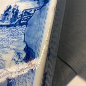 A square Chinese blue and white vase, Kangxi mark and of the period — photo 26