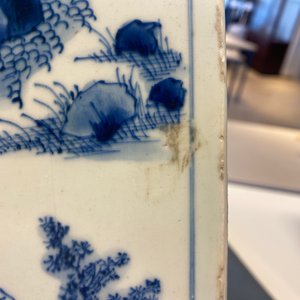 A square Chinese blue and white vase, Kangxi mark and of the period — photo 55