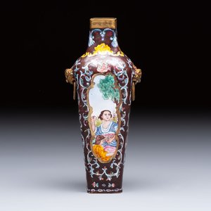 A square Chinese Canton enamel 'European subject' vase, Qianlong mark and probably of the period — 照片 1