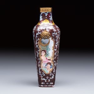 A square Chinese Canton enamel 'European subject' vase, Qianlong mark and probably of the period — 照片 2