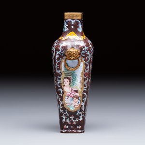 A square Chinese Canton enamel 'European subject' vase, Qianlong mark and probably of the period — 照片 4