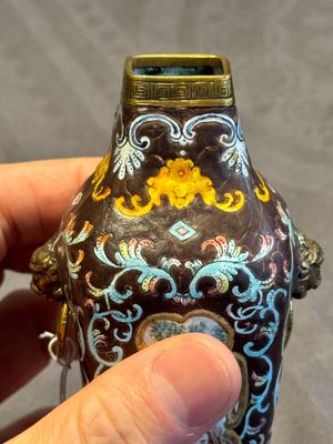 A square Chinese Canton enamel 'European subject' vase, Qianlong mark and probably of the period — photo 14