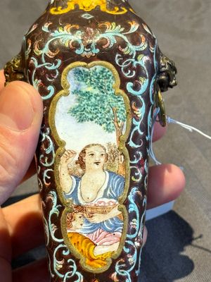 A square Chinese Canton enamel 'European subject' vase, Qianlong mark and probably of the period — photo 9