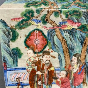 A square Chinese famille rose 'immortals' vase, 19th C. — 照片 14