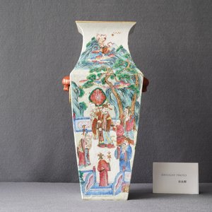 A square Chinese famille rose 'immortals' vase, 19th C. — 照片 28