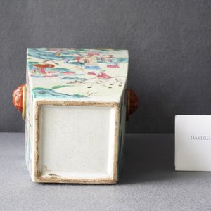 A square Chinese famille rose 'immortals' vase, 19th C. — 照片 30