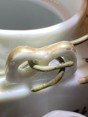 A square Chinese famille rose 'scholars' teapot, signed Jiang Yuqing 蔣玉卿, Tongzhi mark and of the period — photo 11