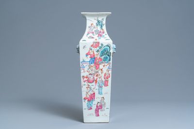 A square Chinese famille rose vase, 19th C.