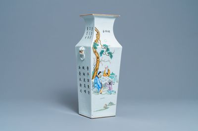 A square Chinese famille rose vase, 19th C.