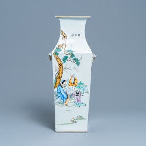A square Chinese famille rose vase, 19th C. — 照片 2