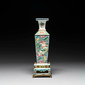 A square Chinese famille rose vase and stand with gilt bronze mount, Yongzheng — photo 1