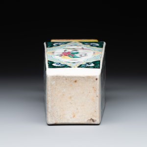 A square Chinese famille rose 'Xi Xiang Ji' vase, Yongzheng — photo 6