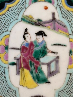 A square Chinese famille rose 'Xi Xiang Ji' vase, Yongzheng — foto 15