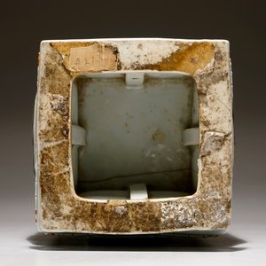 A square Chinese famille verte vase with applied panels, Kangxi — photo 6