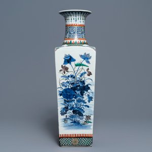A square Chinese famille verte vase with floral design, 19th C. — photo 3
