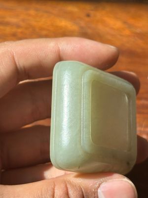 A square Chinese jade box and cover, 18/19th C. — photo 5