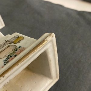 A square Chinese qianjiang cai 'antiquities' candlestick, 19th C. — 照片 11
