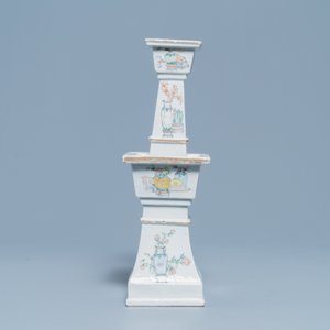A square Chinese qianjiang cai 'antiquities' candlestick, 19th C. — 照片 4