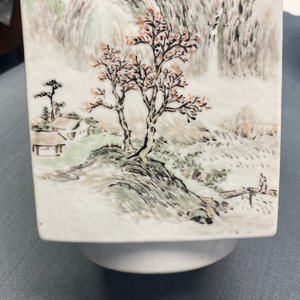 A square Chinese qianjiang cai 'cong' vase, 19/20th C. — 照片 23