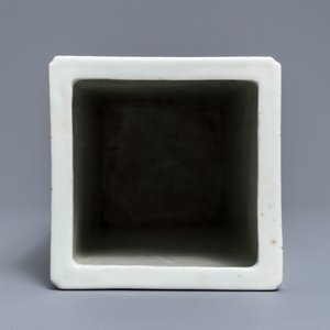 A square Chinese qianjiang cai hat stand, signed Mei Fengqiao, 19th C. — photo 5