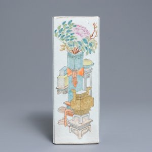A square Chinese qianjiang cai hat stand, signed Xu Pinheng, 19th C. — 照片 1