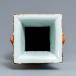 A square Chinese qianjiang cai vase and a tureen and cover, 19/20th C. — photo 6