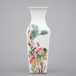 A square Chinese Qianjiang porcelain vase, ca. 1900 — photo 1