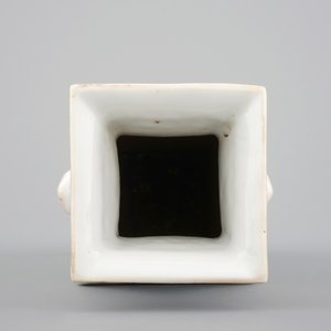 A square Chinese Qianjiang porcelain vase, ca. 1900 — photo 5