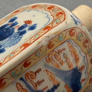 A square Chinese verte-Imari flask with floral and landscape panels, Kangxi — photo 10