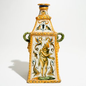 A square Italian maiolica bottle vase, Urbino, 16th C. — photo 2
