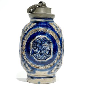 A square pewter-mounted Westerwald stoneware jug, 17th C. — 照片 4