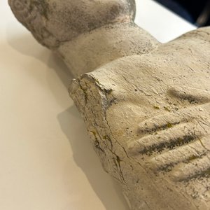 A stone sculpture of a man with the Freemasonry logo, probably France, 18th C. — 照片 8
